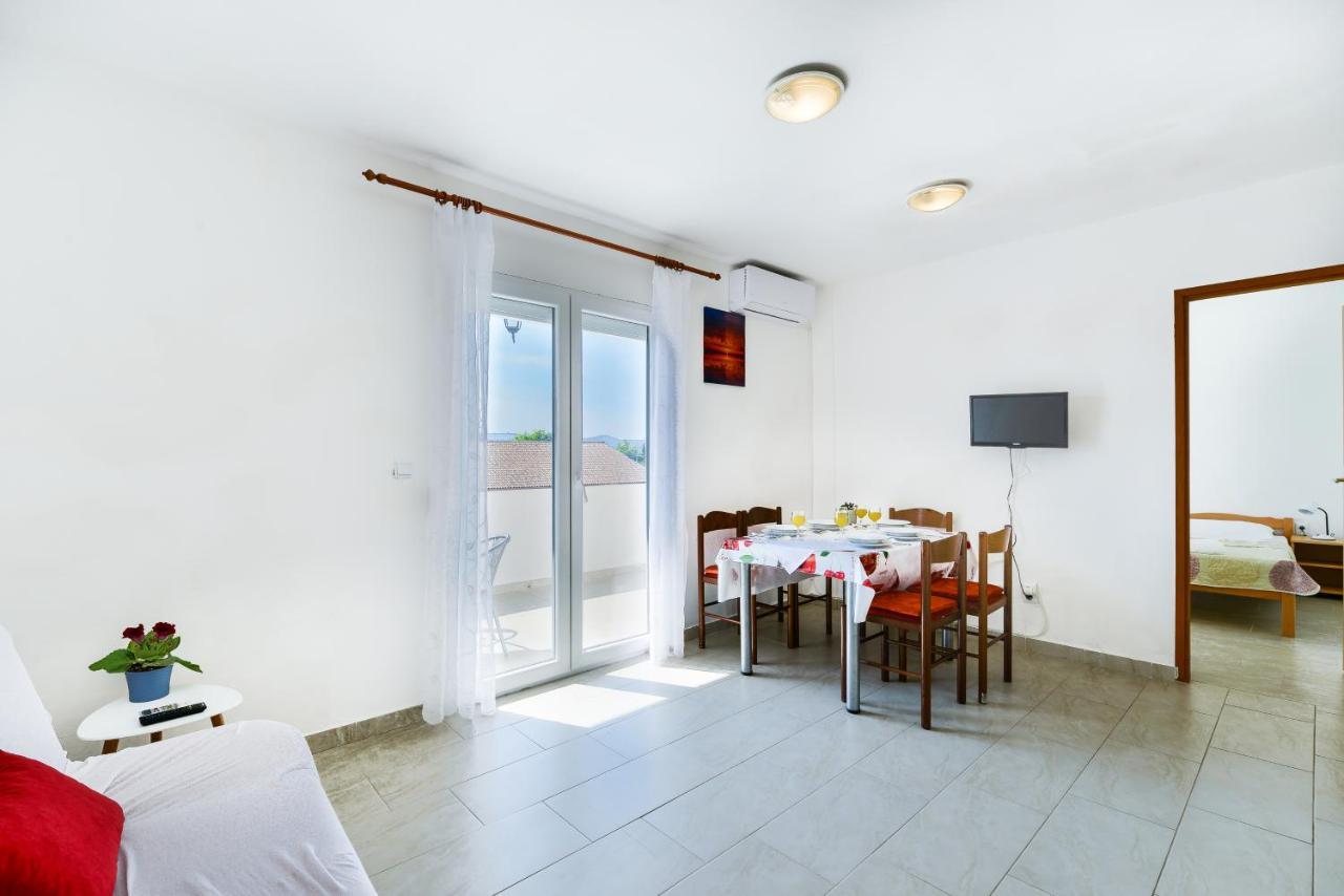 Apartments Citrus Turanj Exterior photo
