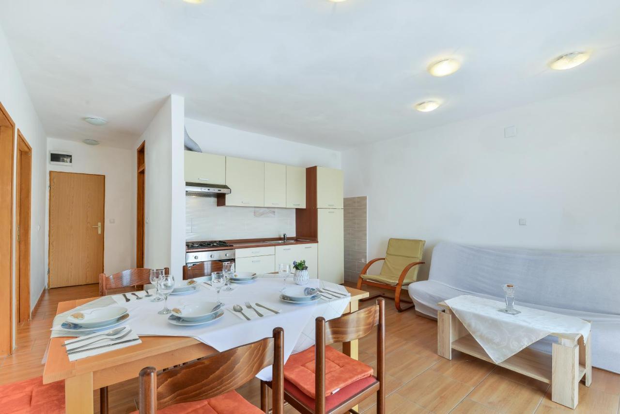 Apartments Citrus Turanj Exterior photo